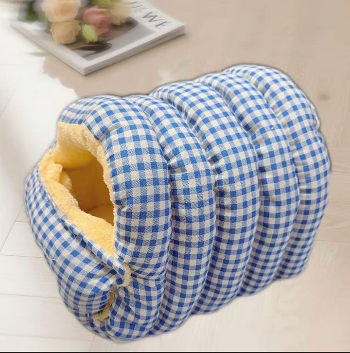 Cozy Cave Pet Nest - A Snug, Washable Haven for Your Furry Friend