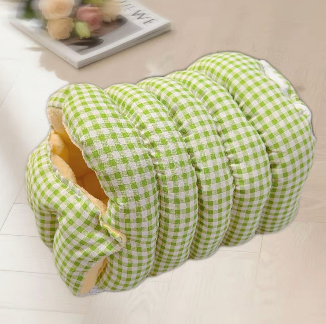 Cozy Cave Pet Nest - A Snug, Washable Haven for Your Furry Friend