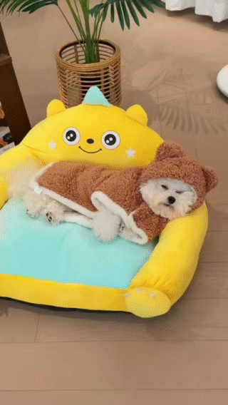 Pet Warm Cape - Snug, Cute &amp; Easy for Your Furry Pal!